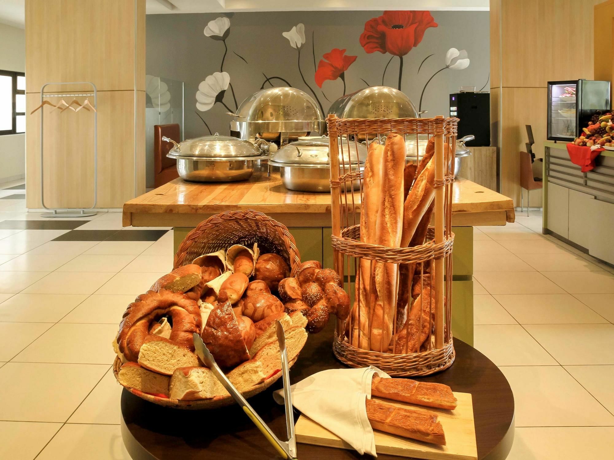 Ibis Constantine Hotel Bagian luar foto